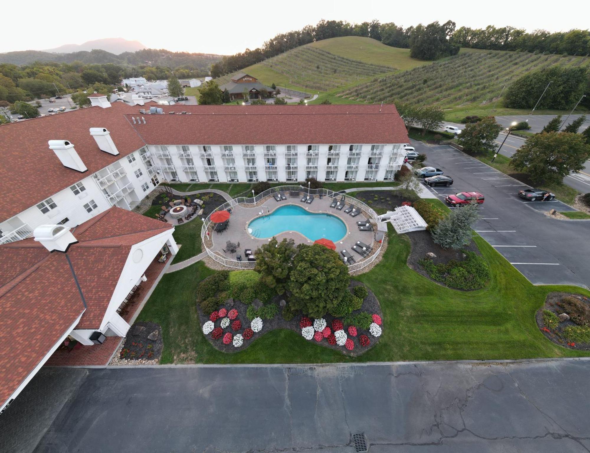 The Inn At Apple Valley, Ascend Hotel Collection Севьервилл Экстерьер фото