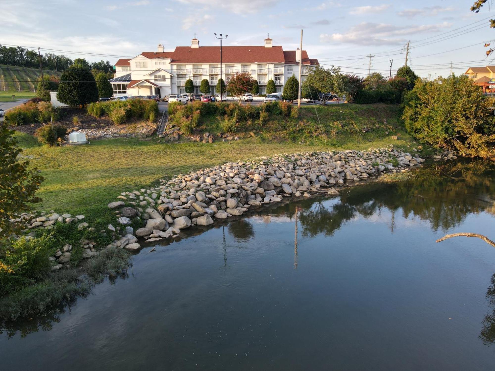 The Inn At Apple Valley, Ascend Hotel Collection Севьервилл Экстерьер фото