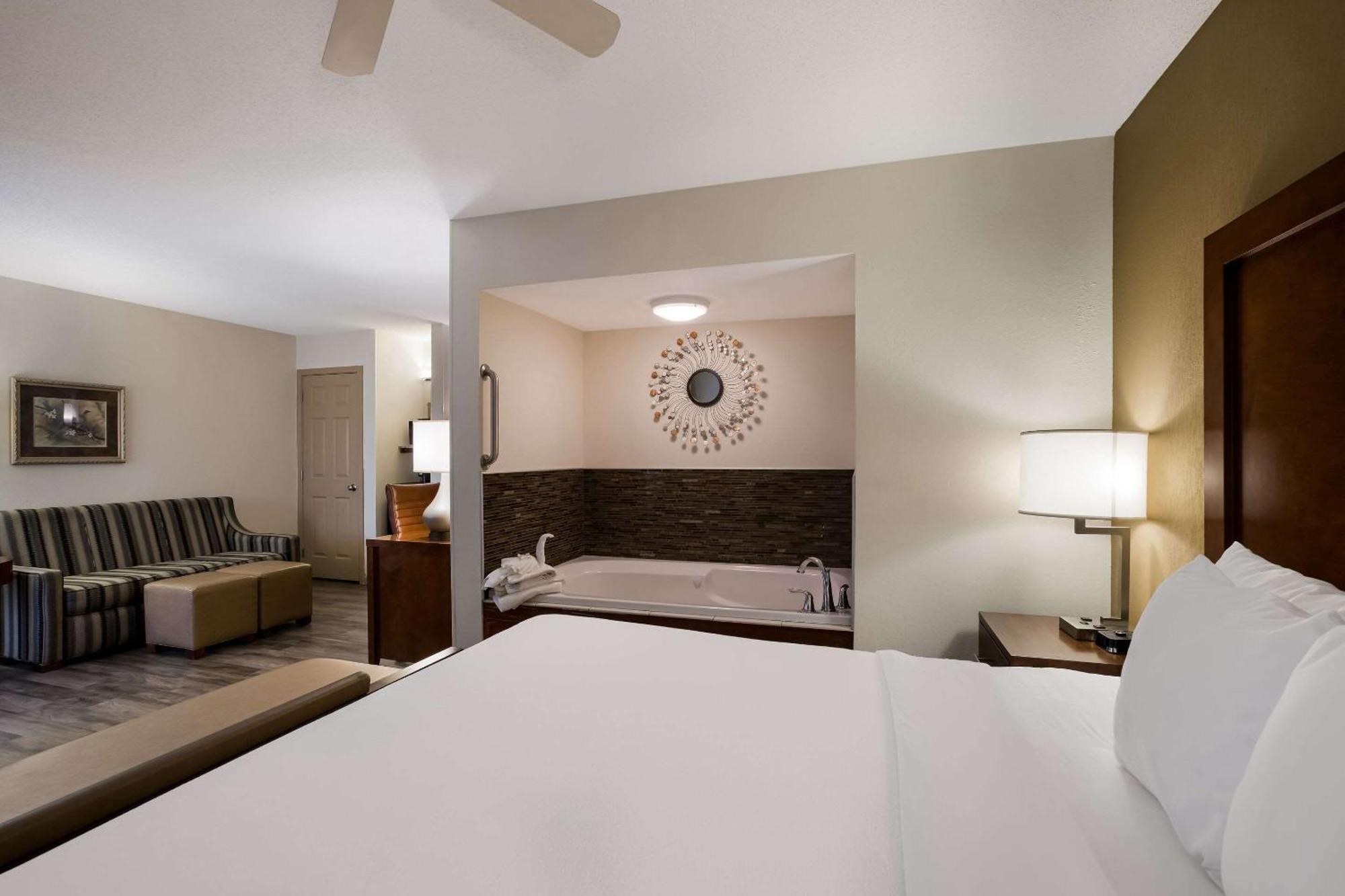 The Inn At Apple Valley, Ascend Hotel Collection Севьервилл Экстерьер фото